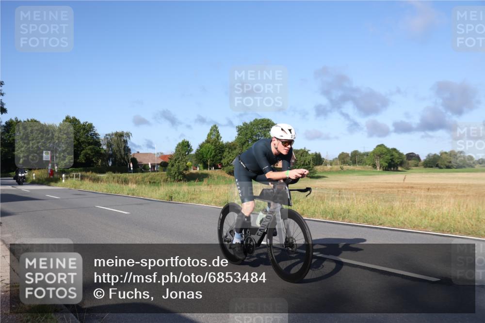 25.08.2024 - Elbe Triathlon Hamburg Fuchs,  Jonas http://msf.ph/oto/6853484 25.08.2024 09:16:58 Radfahren 106, 108, 277, 59 meine-sportfotos.de