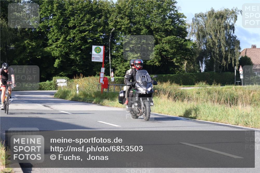 25.08.2024 - Elbe Triathlon Hamburg Fuchs,  Jonas http://msf.ph/oto/6853503 25.08.2024 09:17:00 Radfahren 106, 108, 277, 59 meine-sportfotos.de
