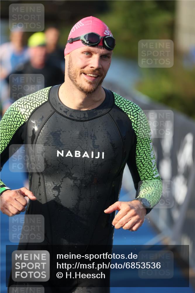 25.08.2024 - Elbe Triathlon Hamburg H.Heesch http://msf.ph/oto/6853536 25.08.2024 09:01:21 Schwimmen 175, 210, 238, 270, 284, 293, 309, 318 meine-sportfotos.de