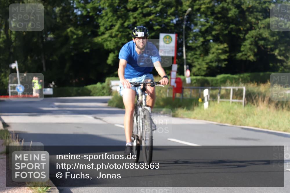 25.08.2024 - Elbe Triathlon Hamburg Fuchs,  Jonas http://msf.ph/oto/6853563 25.08.2024 09:17:17 Radfahren 255 meine-sportfotos.de