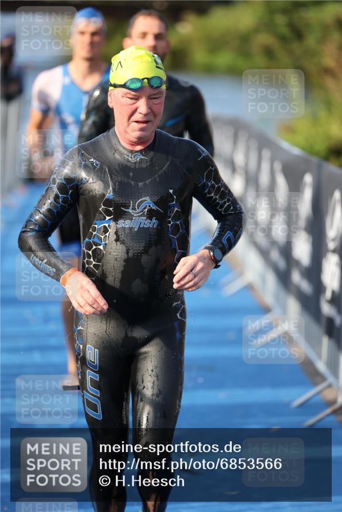 25.08.2024 - Elbe Triathlon Hamburg H.Heesch http://msf.ph/oto/6853566 25.08.2024 09:01:24 Schwimmen 175, 210, 215, 238, 270, 284, 293, 309, 318 meine-sportfotos.de