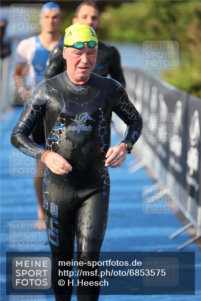 25.08.2024 - Elbe Triathlon Hamburg H.Heesch http://msf.ph/oto/6853575 25.08.2024 09:01:24 Schwimmen 175, 210, 215, 238, 270, 284, 293, 309, 318 meine-sportfotos.de