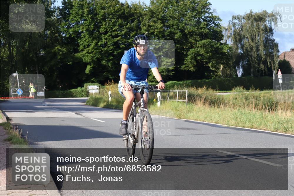 25.08.2024 - Elbe Triathlon Hamburg Fuchs,  Jonas http://msf.ph/oto/6853582 25.08.2024 09:17:17 Radfahren 255 meine-sportfotos.de