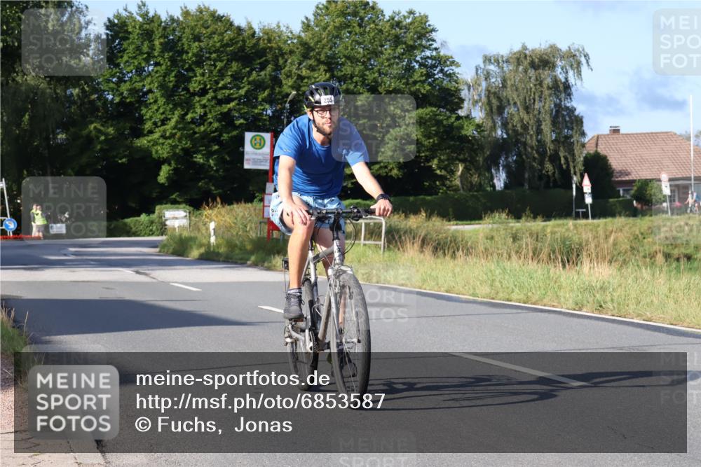 25.08.2024 - Elbe Triathlon Hamburg Fuchs,  Jonas http://msf.ph/oto/6853587 25.08.2024 09:17:17 Radfahren 255 meine-sportfotos.de