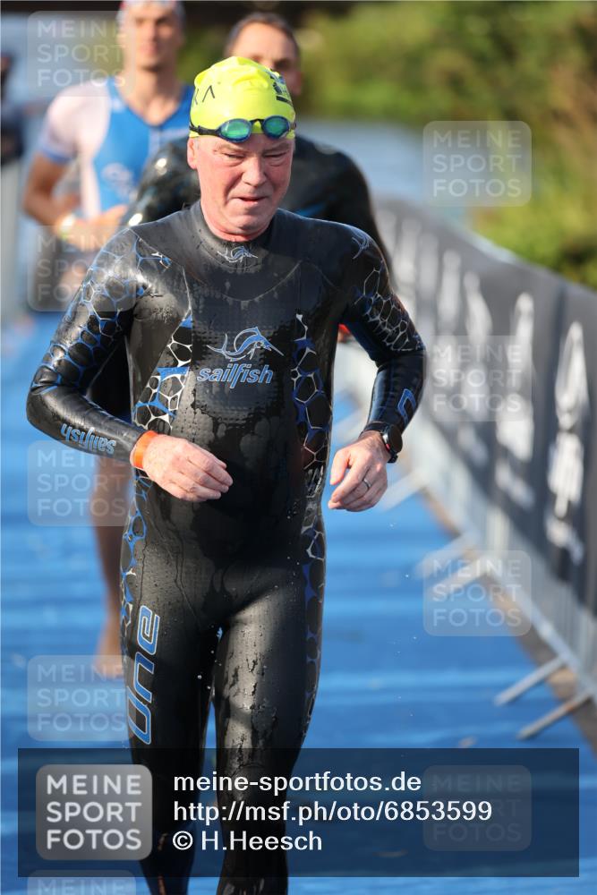 25.08.2024 - Elbe Triathlon Hamburg H.Heesch http://msf.ph/oto/6853599 25.08.2024 09:01:24 Schwimmen 175, 210, 215, 238, 270, 284, 293, 309, 318 meine-sportfotos.de