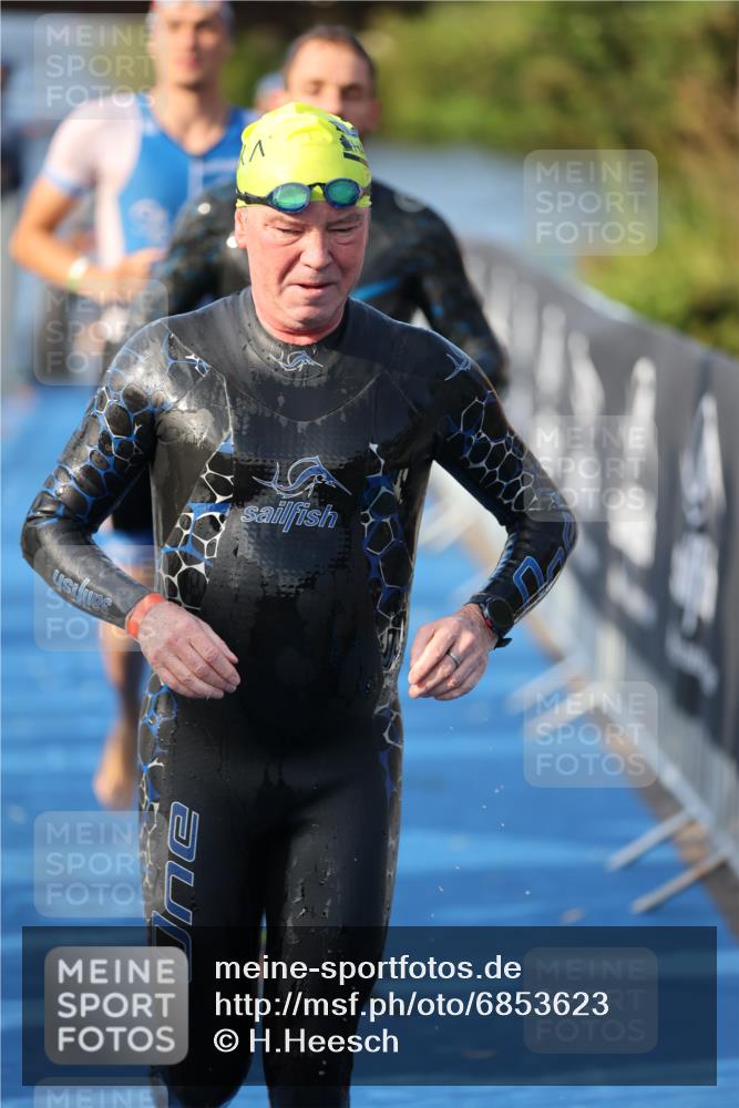 25.08.2024 - Elbe Triathlon Hamburg H.Heesch http://msf.ph/oto/6853623 25.08.2024 09:01:24 Schwimmen 175, 210, 215, 238, 270, 284, 293, 309, 318 meine-sportfotos.de