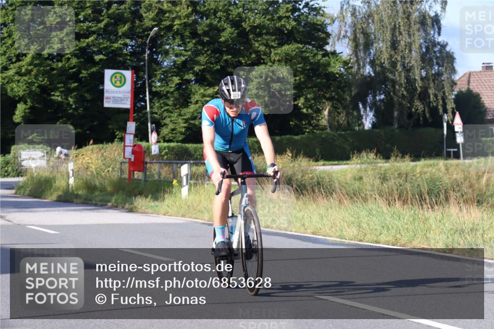 25.08.2024 - Elbe Triathlon Hamburg Fuchs,  Jonas http://msf.ph/oto/6853628 25.08.2024 09:17:28 Radfahren 321, 256 meine-sportfotos.de