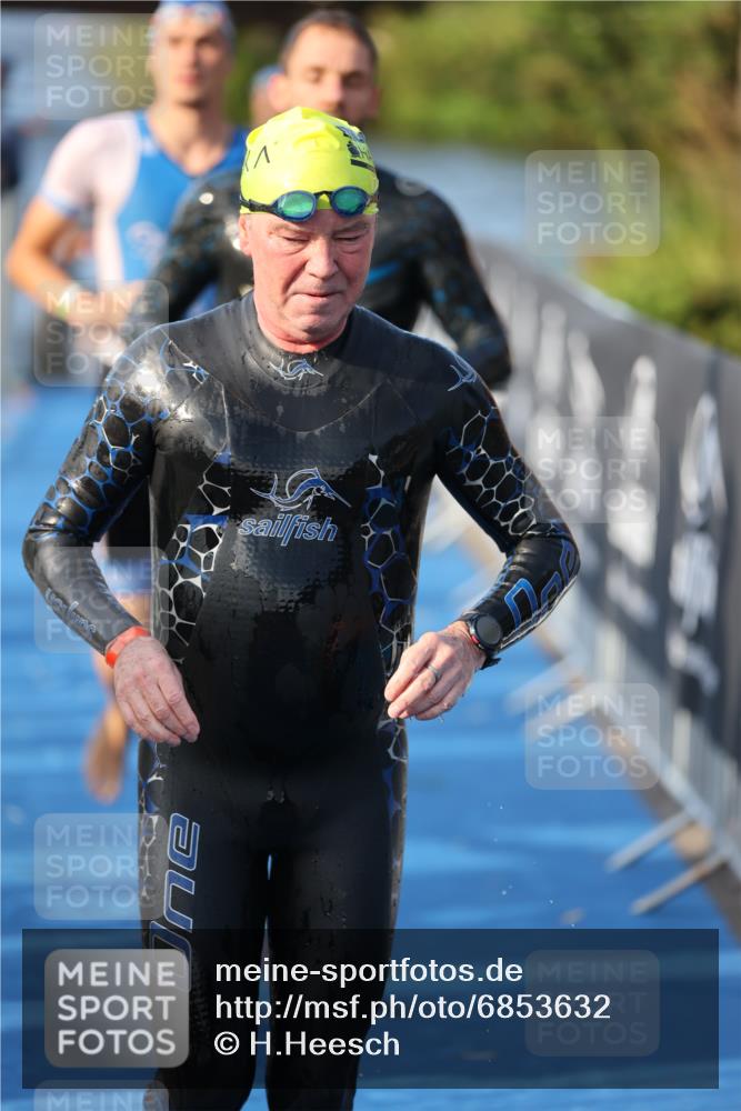 25.08.2024 - Elbe Triathlon Hamburg H.Heesch http://msf.ph/oto/6853632 25.08.2024 09:01:24 Schwimmen 175, 210, 215, 238, 270, 284, 293, 309, 318 meine-sportfotos.de