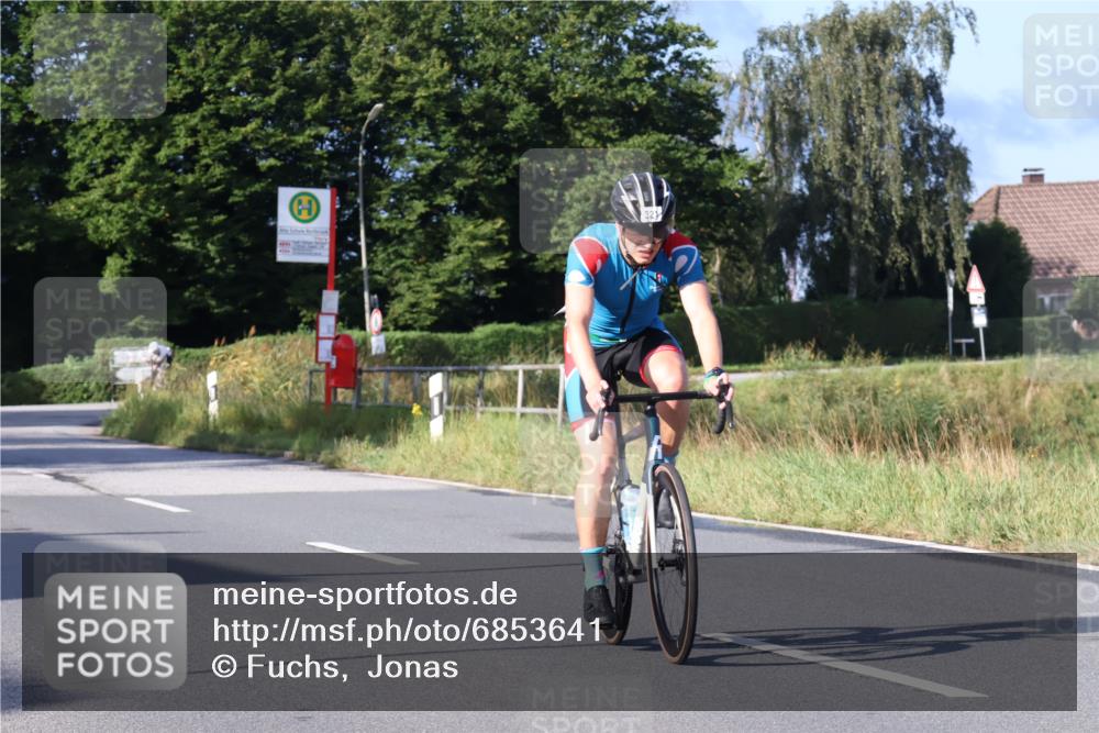 25.08.2024 - Elbe Triathlon Hamburg Fuchs,  Jonas http://msf.ph/oto/6853641 25.08.2024 09:17:29 Radfahren 321, 256, 257 meine-sportfotos.de