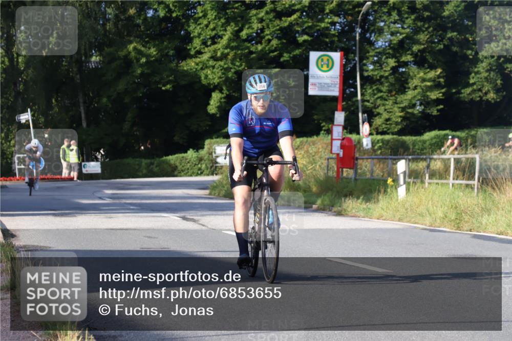 25.08.2024 - Elbe Triathlon Hamburg Fuchs,  Jonas http://msf.ph/oto/6853655 25.08.2024 09:17:31 Radfahren 321, 256, 257 meine-sportfotos.de