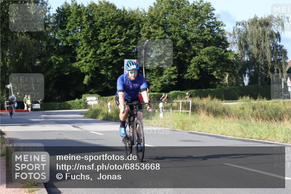 25.08.2024 - Elbe Triathlon Hamburg Fuchs,  Jonas http://msf.ph/oto/6853668 25.08.2024 09:17:32 Radfahren 321, 256, 257 meine-sportfotos.de