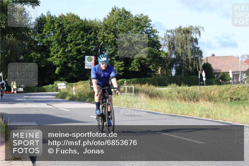 25.08.2024 - Elbe Triathlon Hamburg Fuchs,  Jonas http://msf.ph/oto/6853676 25.08.2024 09:17:32 Radfahren 321, 256, 257 meine-sportfotos.de