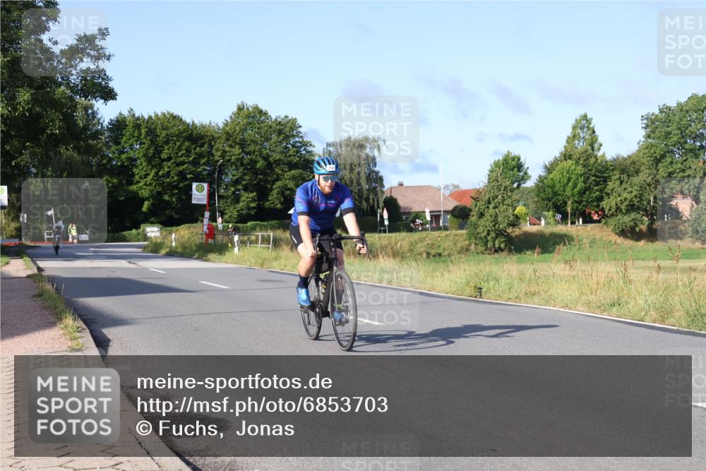 25.08.2024 - Elbe Triathlon Hamburg Fuchs,  Jonas http://msf.ph/oto/6853703 25.08.2024 09:17:32 Radfahren 321, 256, 257 meine-sportfotos.de