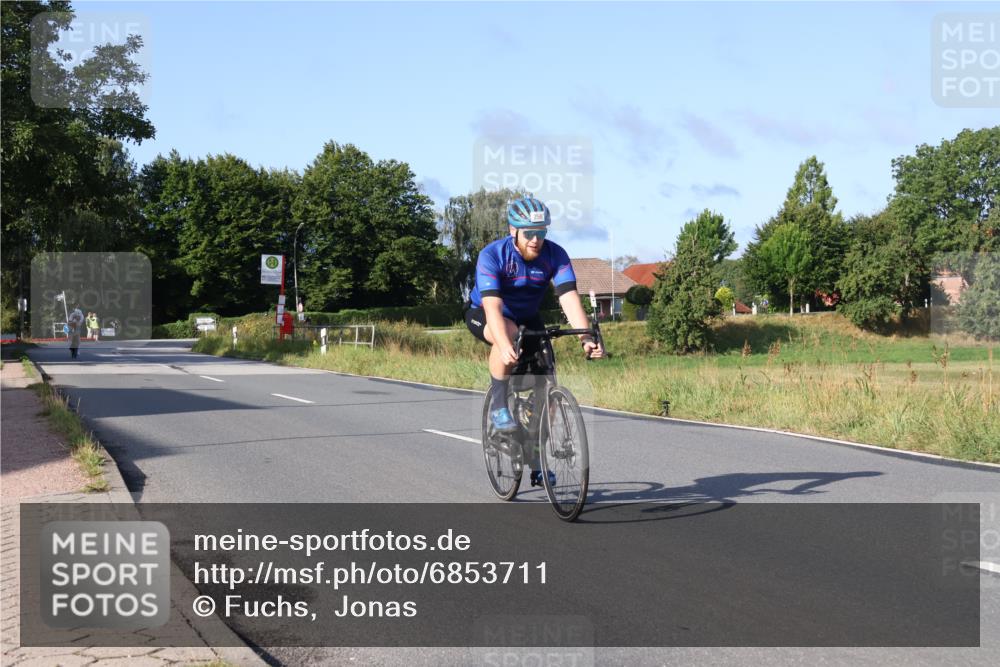 25.08.2024 - Elbe Triathlon Hamburg Fuchs,  Jonas http://msf.ph/oto/6853711 25.08.2024 09:17:32 Radfahren 321, 256, 257 meine-sportfotos.de