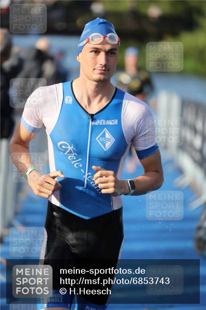 25.08.2024 - Elbe Triathlon Hamburg H.Heesch http://msf.ph/oto/6853743 25.08.2024 09:01:26 Schwimmen 175, 210, 215, 238, 270, 284, 293, 318 meine-sportfotos.de