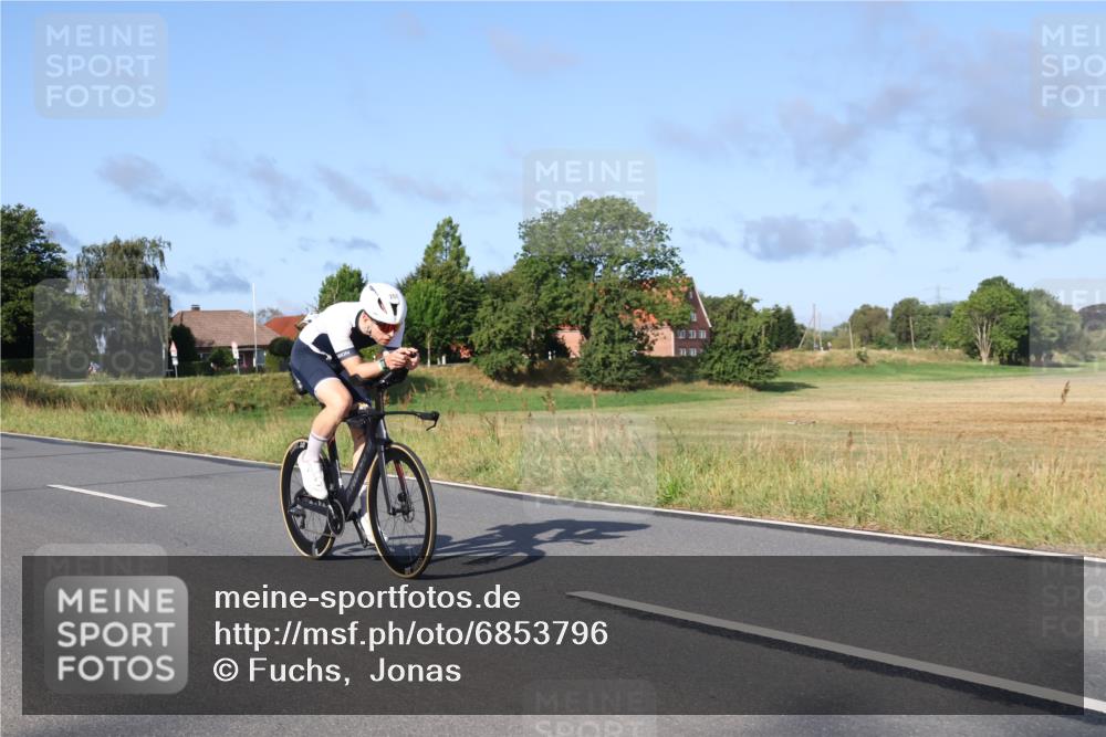 25.08.2024 - Elbe Triathlon Hamburg Fuchs,  Jonas http://msf.ph/oto/6853796 25.08.2024 09:17:36 Radfahren 256, 257, 1851 meine-sportfotos.de