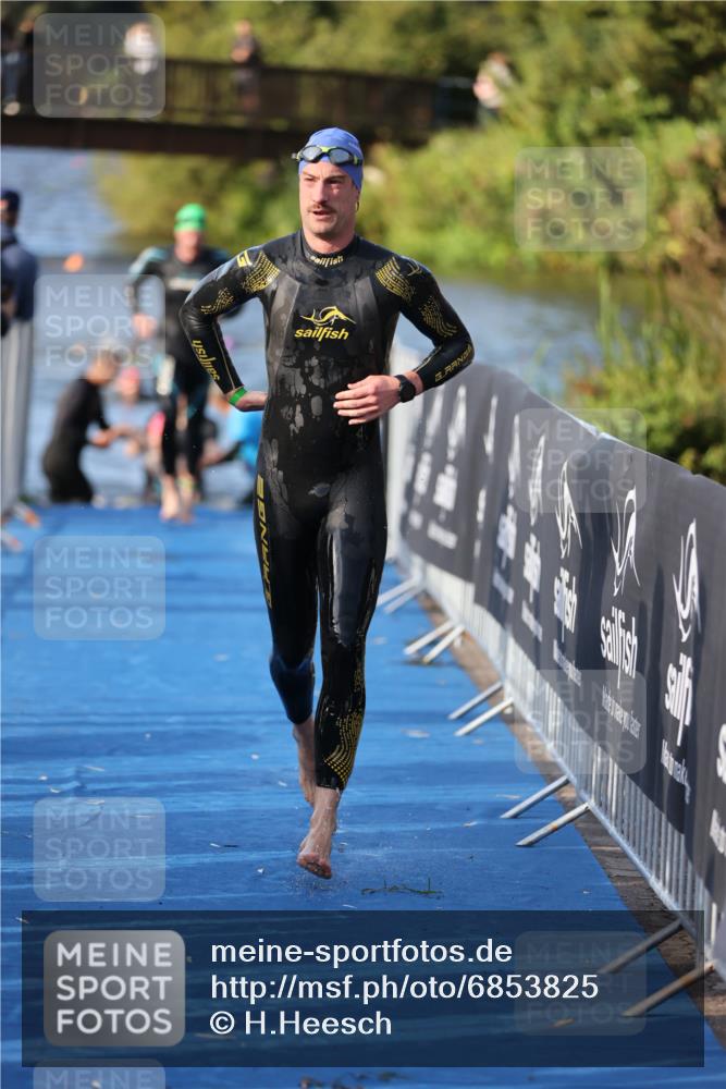 25.08.2024 - Elbe Triathlon Hamburg H.Heesch http://msf.ph/oto/6853825 25.08.2024 09:01:28 Schwimmen 135, 175, 210, 215, 238, 270, 284, 293, 318 meine-sportfotos.de