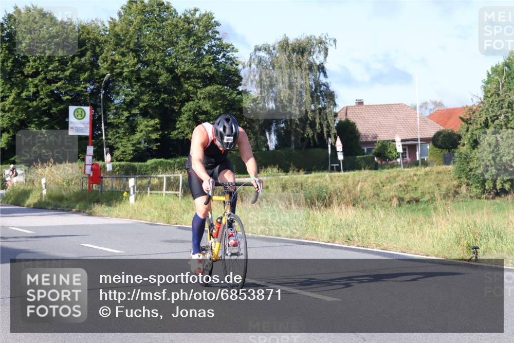 25.08.2024 - Elbe Triathlon Hamburg Fuchs,  Jonas http://msf.ph/oto/6853871 25.08.2024 09:17:42 Radfahren 1851, 289, 323 meine-sportfotos.de