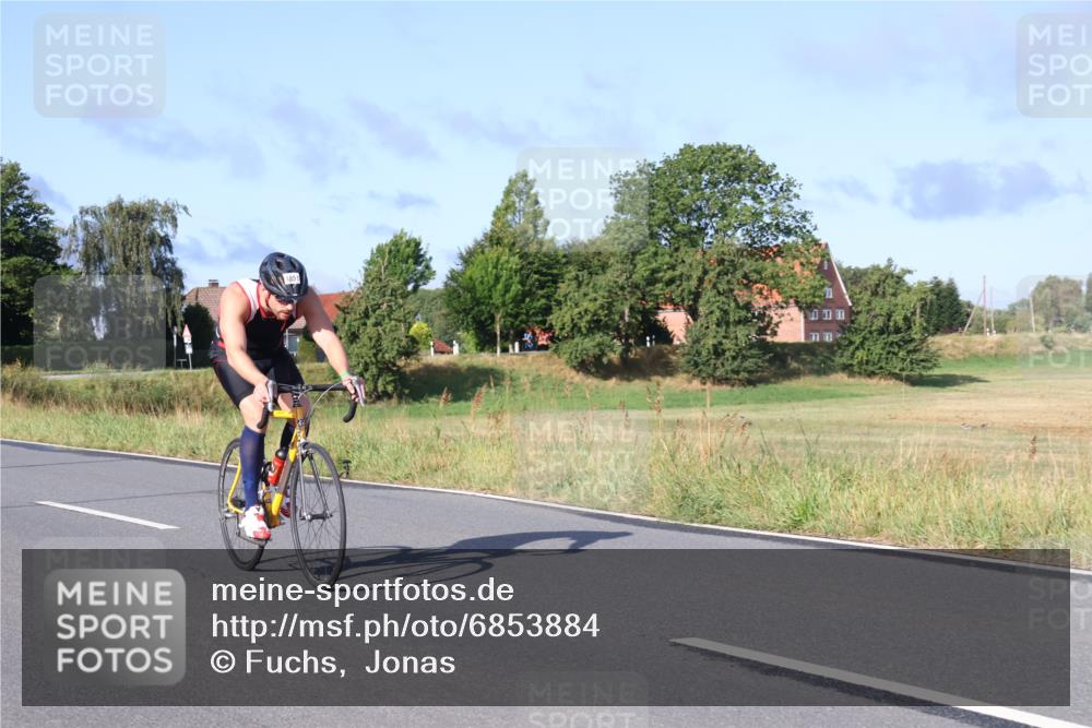 25.08.2024 - Elbe Triathlon Hamburg Fuchs,  Jonas http://msf.ph/oto/6853884 25.08.2024 09:17:42 Radfahren 1851, 289, 323 meine-sportfotos.de