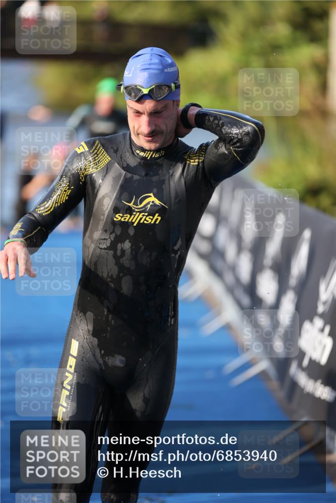 25.08.2024 - Elbe Triathlon Hamburg H.Heesch http://msf.ph/oto/6853940 25.08.2024 09:01:30 Schwimmen 135, 175, 210, 215, 238, 270, 284, 293, 318 meine-sportfotos.de