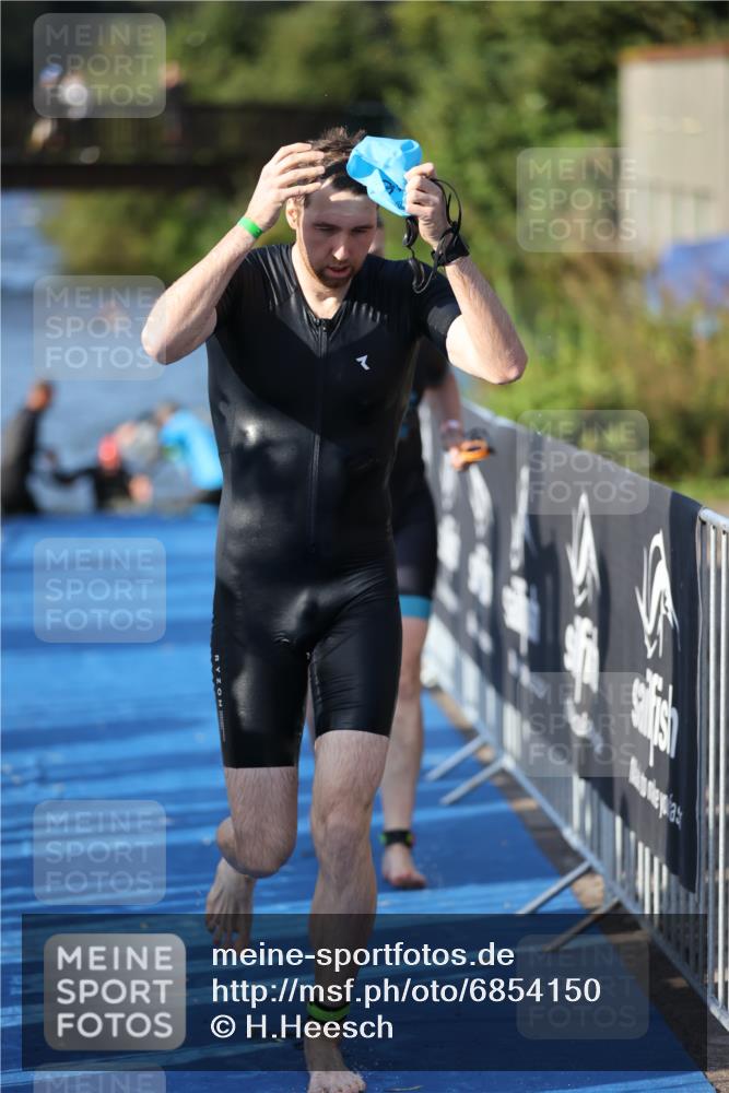 25.08.2024 - Elbe Triathlon Hamburg H.Heesch http://msf.ph/oto/6854150 25.08.2024 09:01:41 Schwimmen 135, 175, 210, 215, 244, 282, 284, 290, 293, 318, 385 meine-sportfotos.de