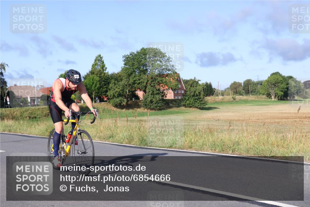 25.08.2024 - Elbe Triathlon Hamburg Fuchs,  Jonas http://msf.ph/oto/6854666 25.08.2024 09:17:43 Radfahren 1851, 289, 323, 265 meine-sportfotos.de