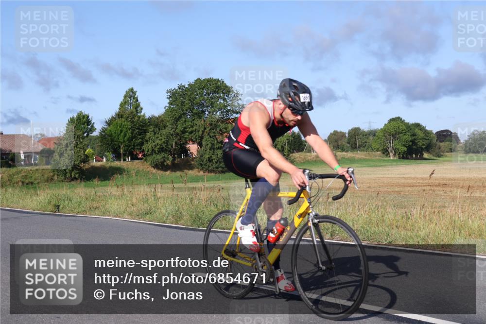 25.08.2024 - Elbe Triathlon Hamburg Fuchs,  Jonas http://msf.ph/oto/6854671 25.08.2024 09:17:43 Radfahren 1851, 289, 323, 265 meine-sportfotos.de