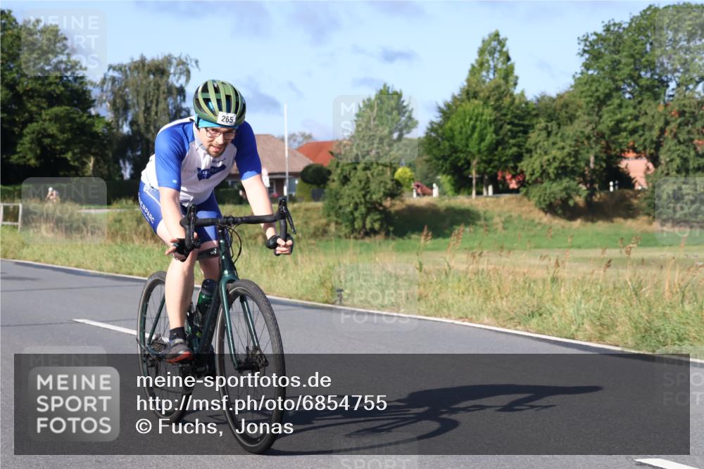 25.08.2024 - Elbe Triathlon Hamburg Fuchs,  Jonas http://msf.ph/oto/6854755 25.08.2024 09:17:49 Radfahren 289, 323, 265, 71 meine-sportfotos.de