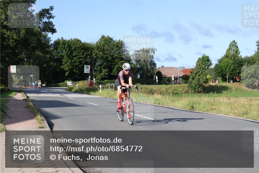 25.08.2024 - Elbe Triathlon Hamburg Fuchs,  Jonas http://msf.ph/oto/6854772 25.08.2024 09:17:50 Radfahren 289, 323, 265, 71 meine-sportfotos.de
