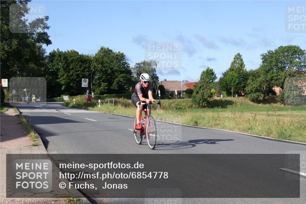 25.08.2024 - Elbe Triathlon Hamburg Fuchs,  Jonas http://msf.ph/oto/6854778 25.08.2024 09:17:50 Radfahren 289, 323, 265, 71 meine-sportfotos.de