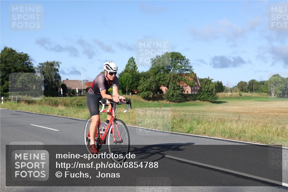 25.08.2024 - Elbe Triathlon Hamburg Fuchs,  Jonas http://msf.ph/oto/6854788 25.08.2024 09:17:51 Radfahren 323, 265, 71 meine-sportfotos.de
