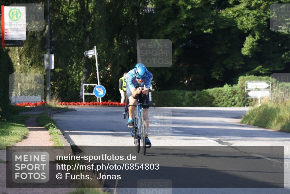 25.08.2024 - Elbe Triathlon Hamburg Fuchs,  Jonas http://msf.ph/oto/6854803 25.08.2024 09:17:53 Radfahren 265, 71, 229 meine-sportfotos.de