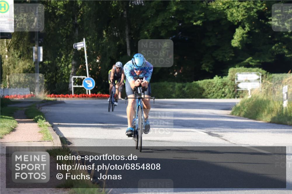25.08.2024 - Elbe Triathlon Hamburg Fuchs,  Jonas http://msf.ph/oto/6854808 25.08.2024 09:17:54 Radfahren 265, 71, 229 meine-sportfotos.de