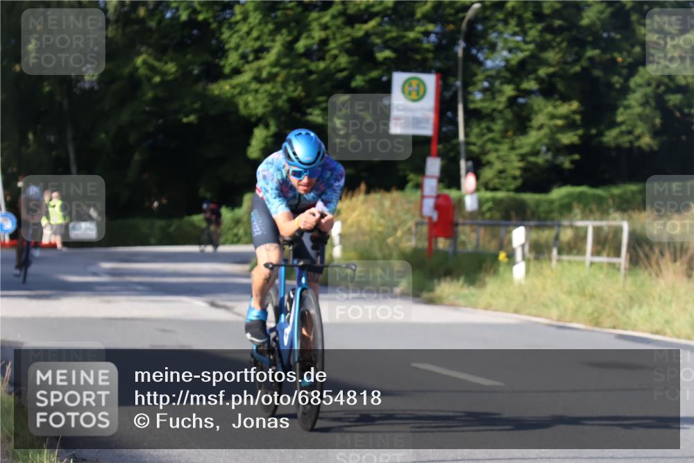 25.08.2024 - Elbe Triathlon Hamburg Fuchs,  Jonas http://msf.ph/oto/6854818 25.08.2024 09:17:55 Radfahren 265, 71, 229, 187 meine-sportfotos.de