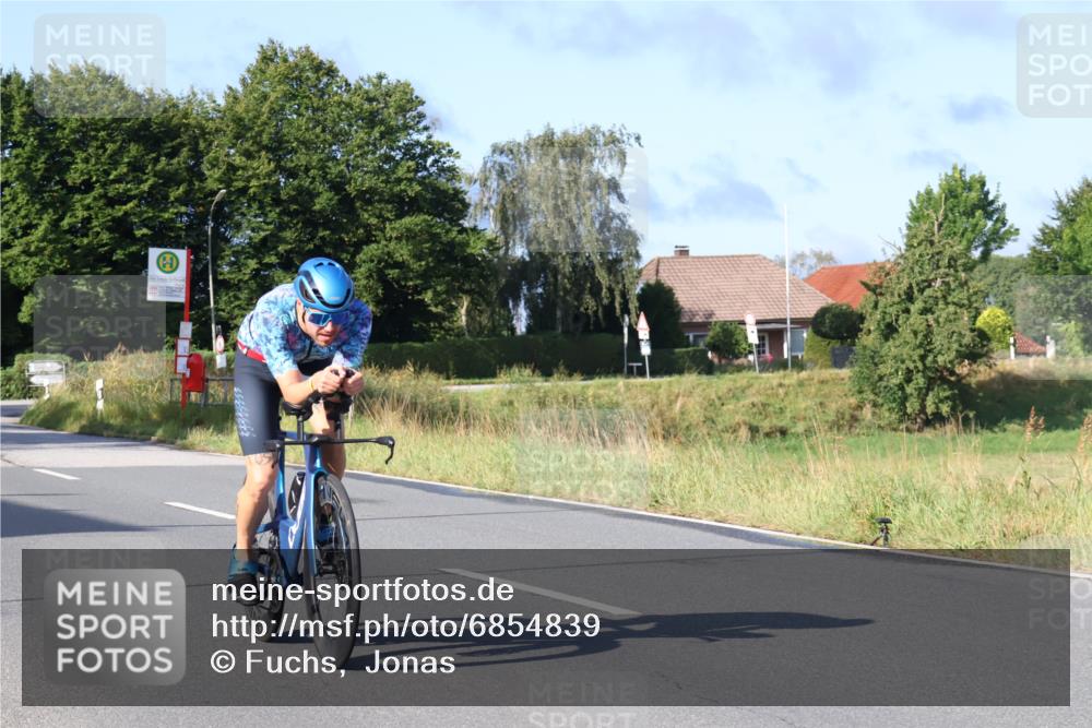 25.08.2024 - Elbe Triathlon Hamburg Fuchs,  Jonas http://msf.ph/oto/6854839 25.08.2024 09:17:55 Radfahren 265, 71, 229, 187 meine-sportfotos.de