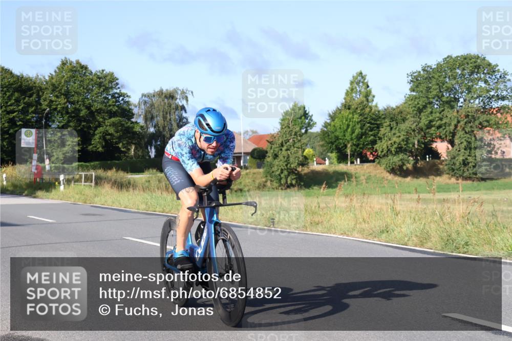 25.08.2024 - Elbe Triathlon Hamburg Fuchs,  Jonas http://msf.ph/oto/6854852 25.08.2024 09:17:56 Radfahren 71, 229, 187 meine-sportfotos.de