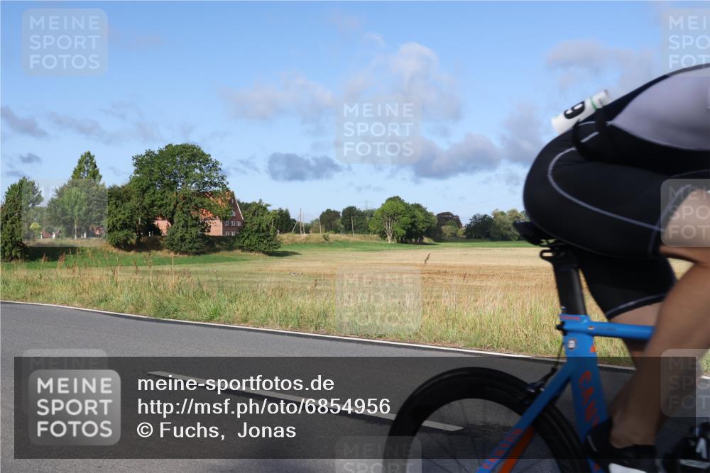 25.08.2024 - Elbe Triathlon Hamburg Fuchs,  Jonas http://msf.ph/oto/6854956 25.08.2024 09:17:59 Radfahren 71, 229, 187 meine-sportfotos.de