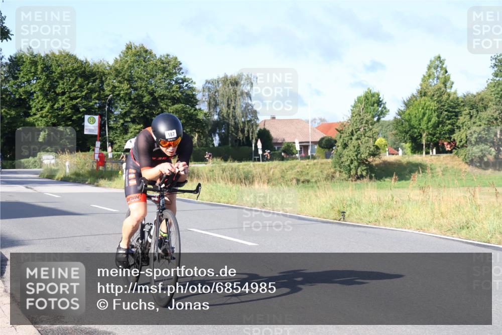 25.08.2024 - Elbe Triathlon Hamburg Fuchs,  Jonas http://msf.ph/oto/6854985 25.08.2024 09:18:02 Radfahren 229, 187, 391 meine-sportfotos.de