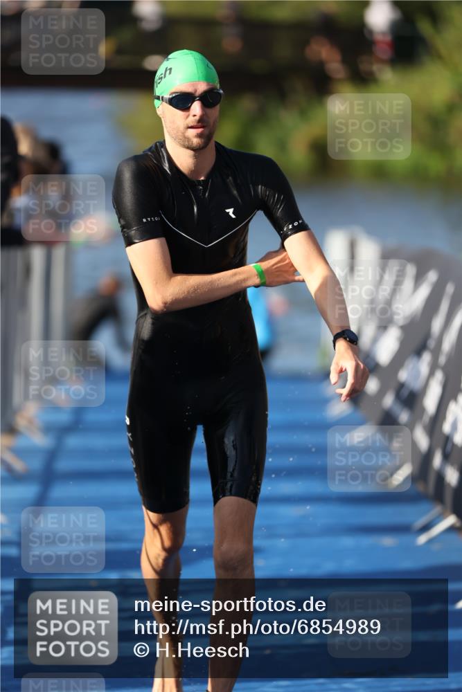 25.08.2024 - Elbe Triathlon Hamburg H.Heesch http://msf.ph/oto/6854989 25.08.2024 09:03:25 Schwimmen 219, 250, 286 meine-sportfotos.de