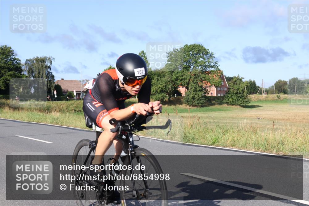 25.08.2024 - Elbe Triathlon Hamburg Fuchs,  Jonas http://msf.ph/oto/6854998 25.08.2024 09:18:02 Radfahren 229, 187, 391 meine-sportfotos.de