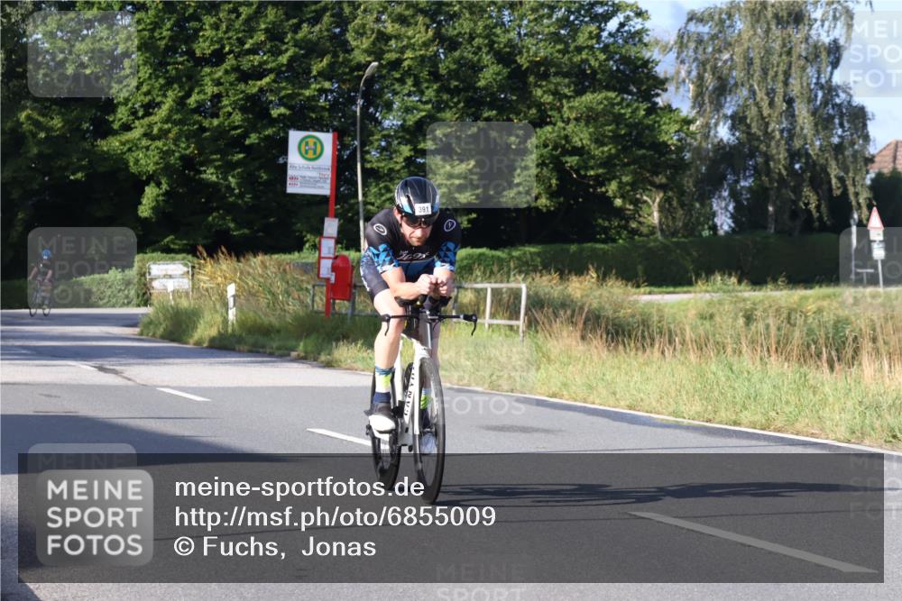 25.08.2024 - Elbe Triathlon Hamburg Fuchs,  Jonas http://msf.ph/oto/6855009 25.08.2024 09:18:08 Radfahren 391, 326, 107, 339 meine-sportfotos.de