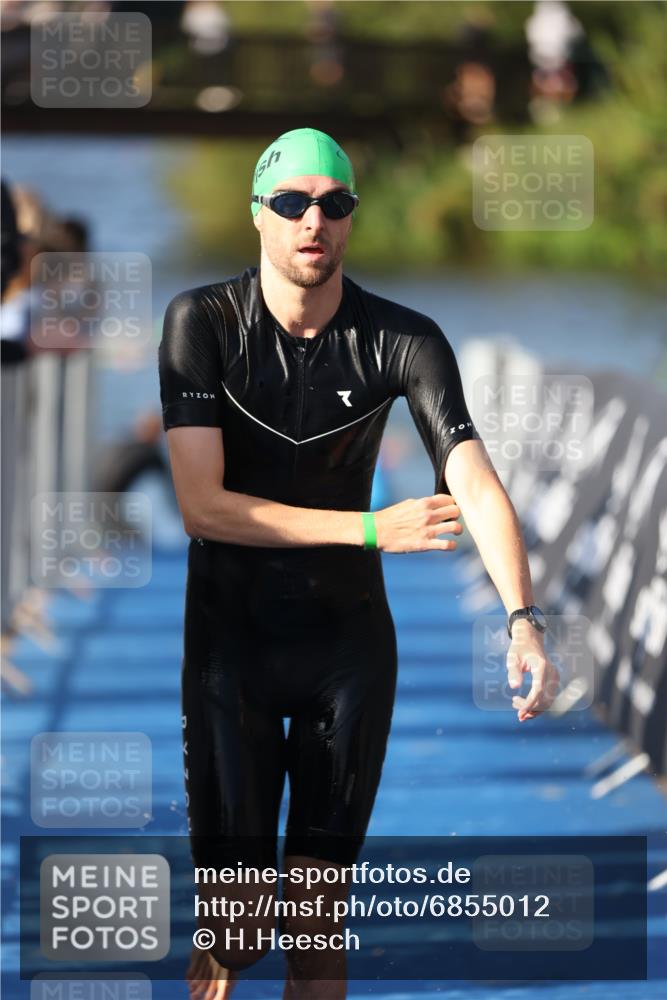 25.08.2024 - Elbe Triathlon Hamburg H.Heesch http://msf.ph/oto/6855012 25.08.2024 09:03:26 Schwimmen 219, 250, 286 meine-sportfotos.de