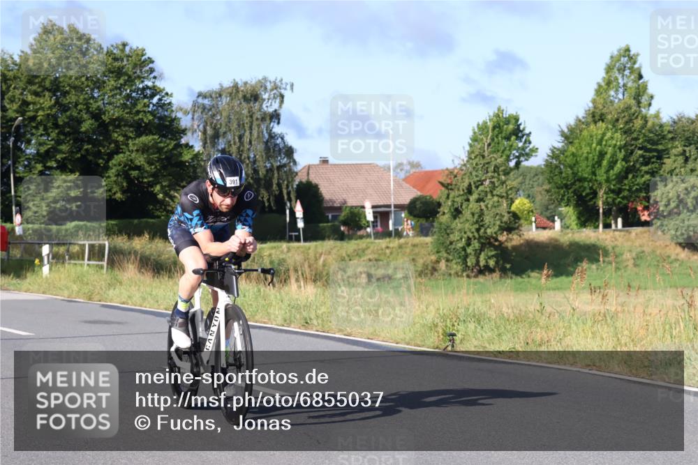 25.08.2024 - Elbe Triathlon Hamburg Fuchs,  Jonas http://msf.ph/oto/6855037 25.08.2024 09:18:08 Radfahren 391, 326, 107, 339 meine-sportfotos.de