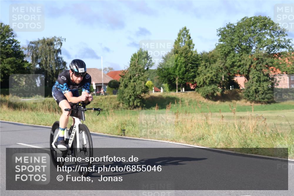 25.08.2024 - Elbe Triathlon Hamburg Fuchs,  Jonas http://msf.ph/oto/6855046 25.08.2024 09:18:08 Radfahren 391, 326, 107, 339 meine-sportfotos.de