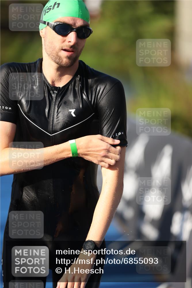 25.08.2024 - Elbe Triathlon Hamburg H.Heesch http://msf.ph/oto/6855093 25.08.2024 09:03:26 Schwimmen 219, 250, 286 meine-sportfotos.de