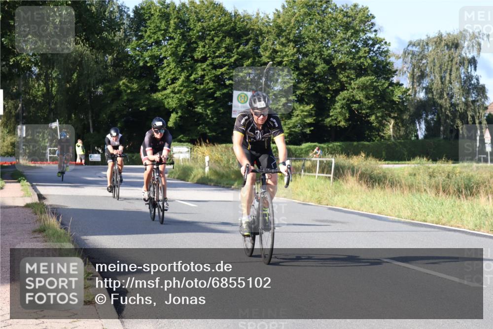 25.08.2024 - Elbe Triathlon Hamburg Fuchs,  Jonas http://msf.ph/oto/6855102 25.08.2024 09:18:11 Radfahren 391, 326, 107, 339, 234 meine-sportfotos.de