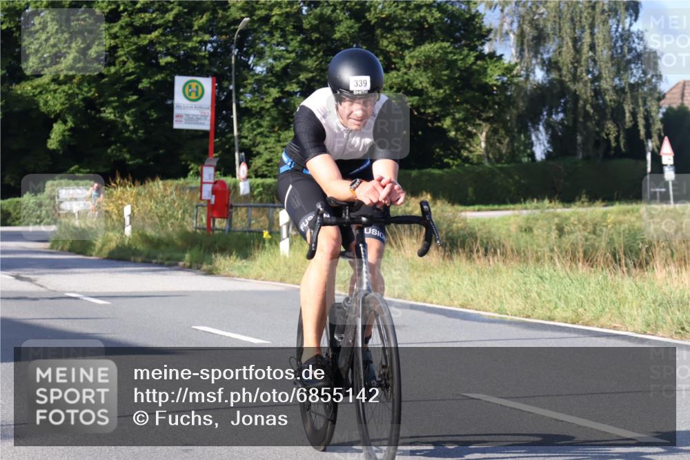 25.08.2024 - Elbe Triathlon Hamburg Fuchs,  Jonas http://msf.ph/oto/6855142 25.08.2024 09:18:13 Radfahren 391, 326, 107, 339, 234 meine-sportfotos.de