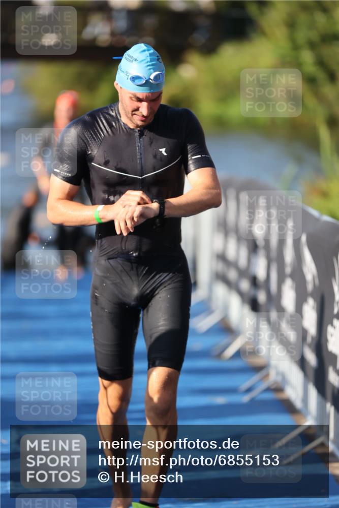 25.08.2024 - Elbe Triathlon Hamburg H.Heesch http://msf.ph/oto/6855153 25.08.2024 09:03:41 Schwimmen 206, 249, 250, 251, 317 meine-sportfotos.de