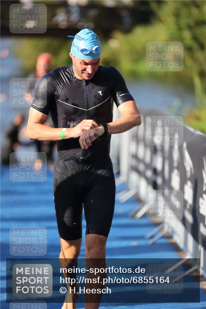 25.08.2024 - Elbe Triathlon Hamburg H.Heesch http://msf.ph/oto/6855164 25.08.2024 09:03:41 Schwimmen 206, 249, 250, 251, 317 meine-sportfotos.de