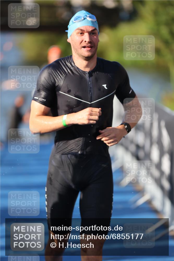 25.08.2024 - Elbe Triathlon Hamburg H.Heesch http://msf.ph/oto/6855177 25.08.2024 09:03:42 Schwimmen 206, 249, 251, 271, 317 meine-sportfotos.de